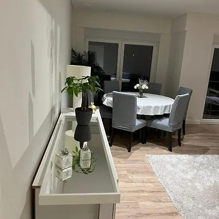 Modern Twin With A Balcony Homestay