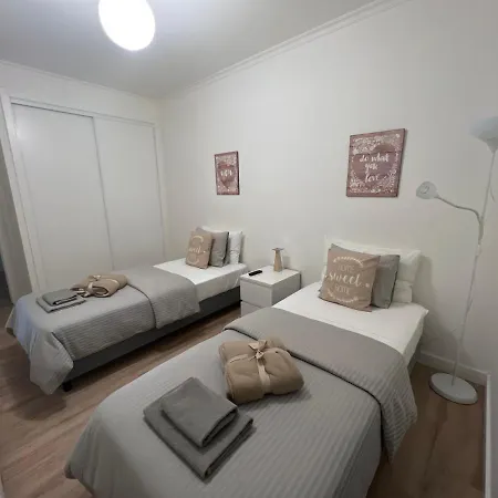 Homestay Modern Twin With A Balcony Montijo