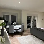 Modern Twin With A Balcony Homestay *