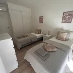 Modern Twin With A Balcony Homestay *