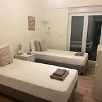 Homestay Modern Twin With A Balcony
