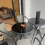 Modern Twin With A Balcony * مونتيجو