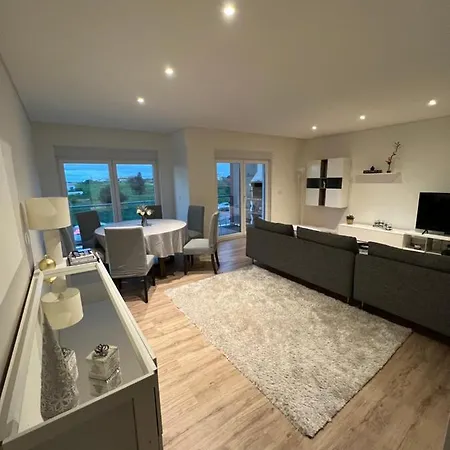 Modern Twin With A Balcony *