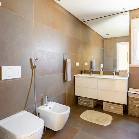 Kwatera prywatna Modern Twin With A Balcony