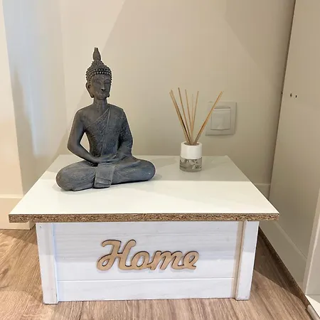 Modern Twin With A Balcony *