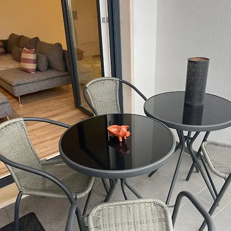 Modern Twin With A Balcony * Монтижу