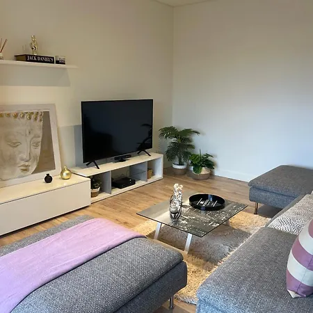 Modern Twin With A Balcony Montijo