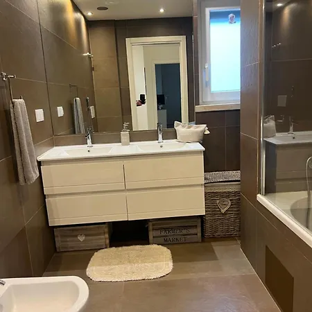 Modern Twin With A Balcony * Montijo