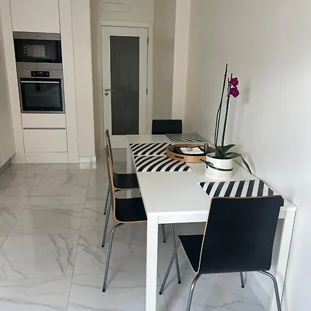 Modern Twin With A Balcony Kwatera prywatna